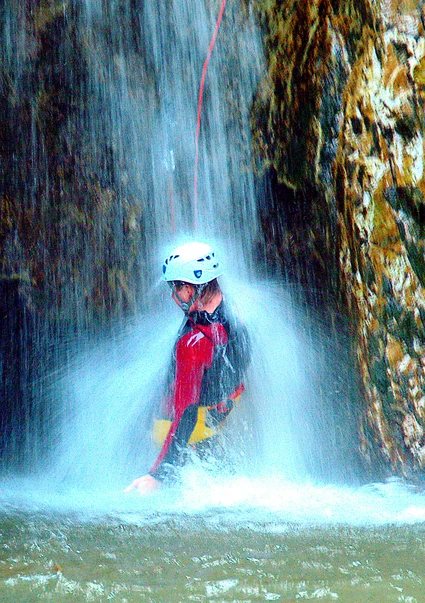 3. cascata. sotto il Campei zoomato.JPG